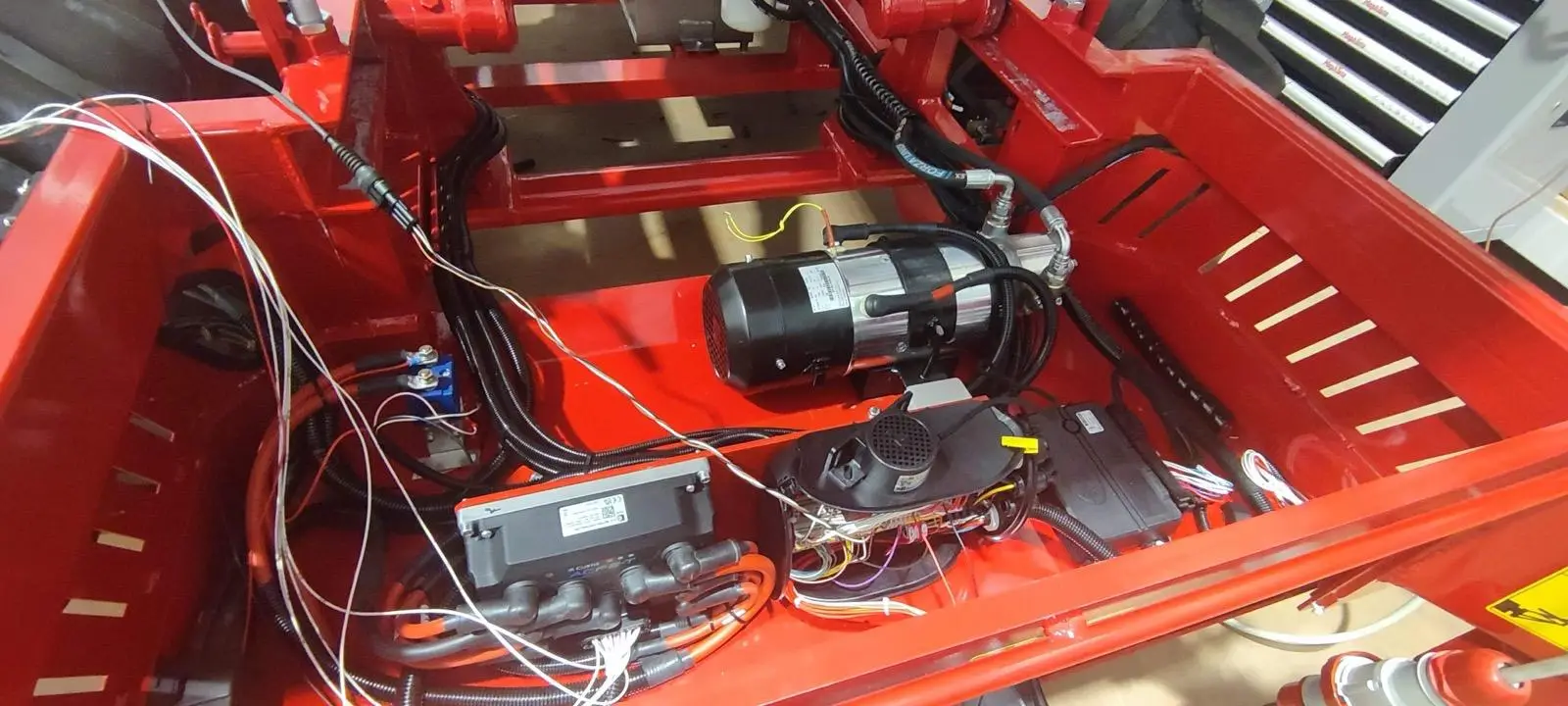 elettrificazione carro raccoglifrutta