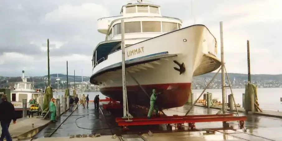 Overhaul of a 40-year-old ship lift