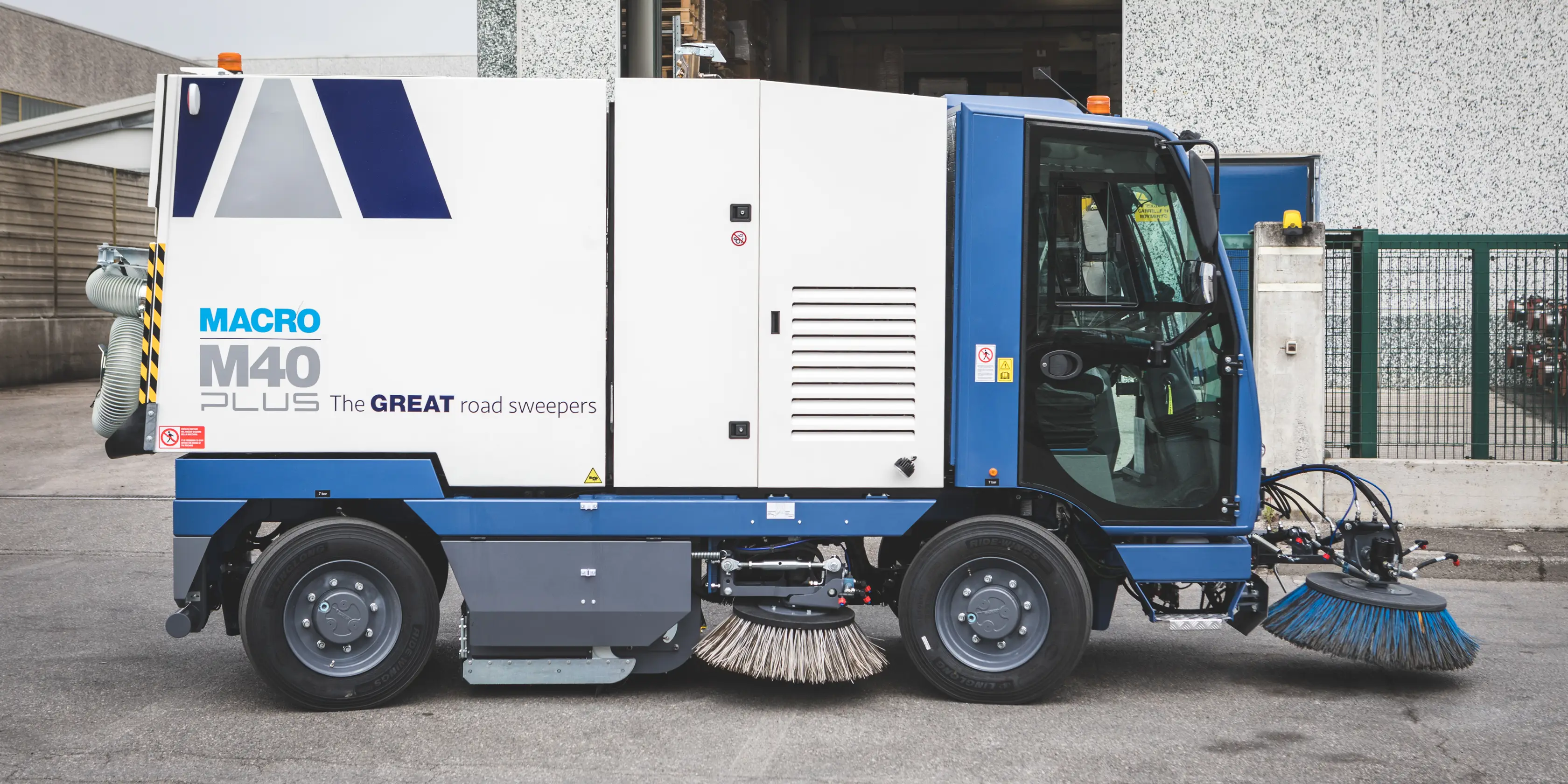 Sistema di frenatura personalizzato per macchine spazzatrici