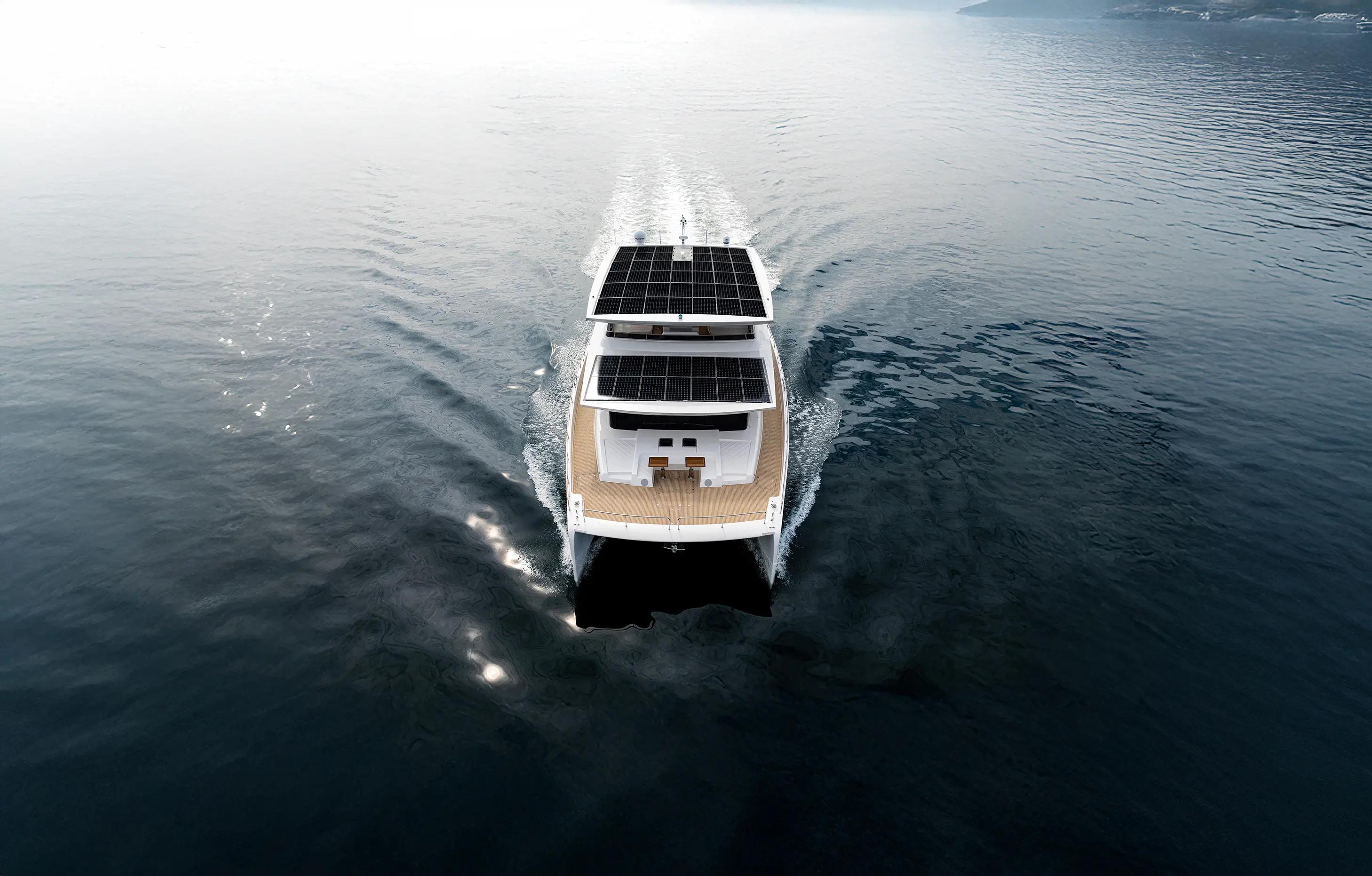 VISIONF Yachts E-Cat 80_4