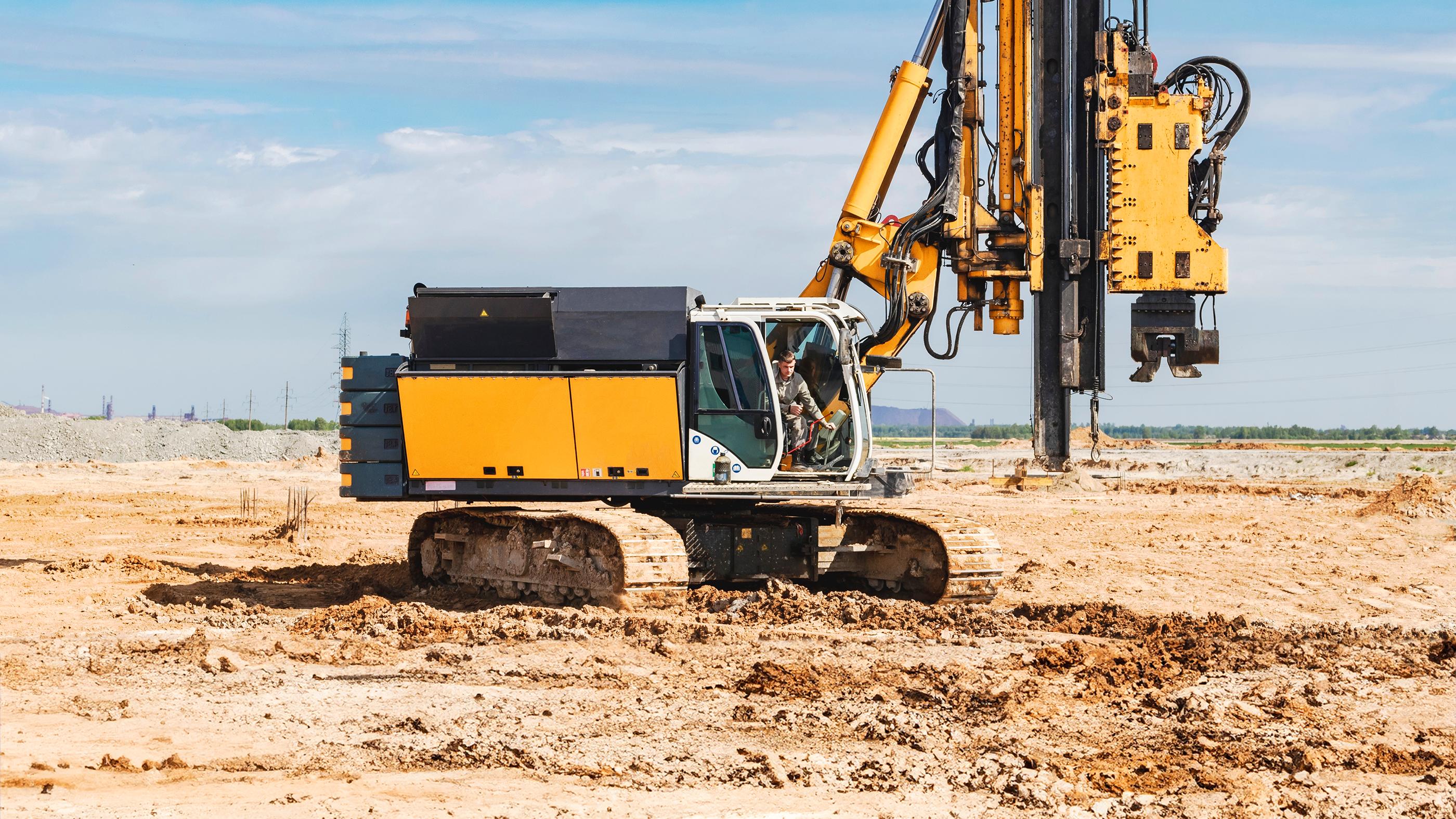Sistema di verticalità per macchine piantapali